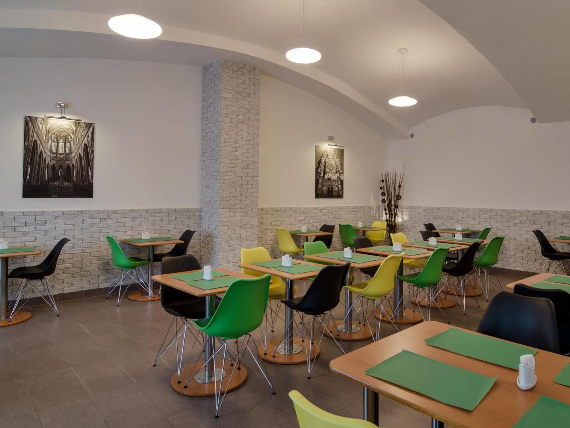 Adeba Hotel Prague Luaran gambar
