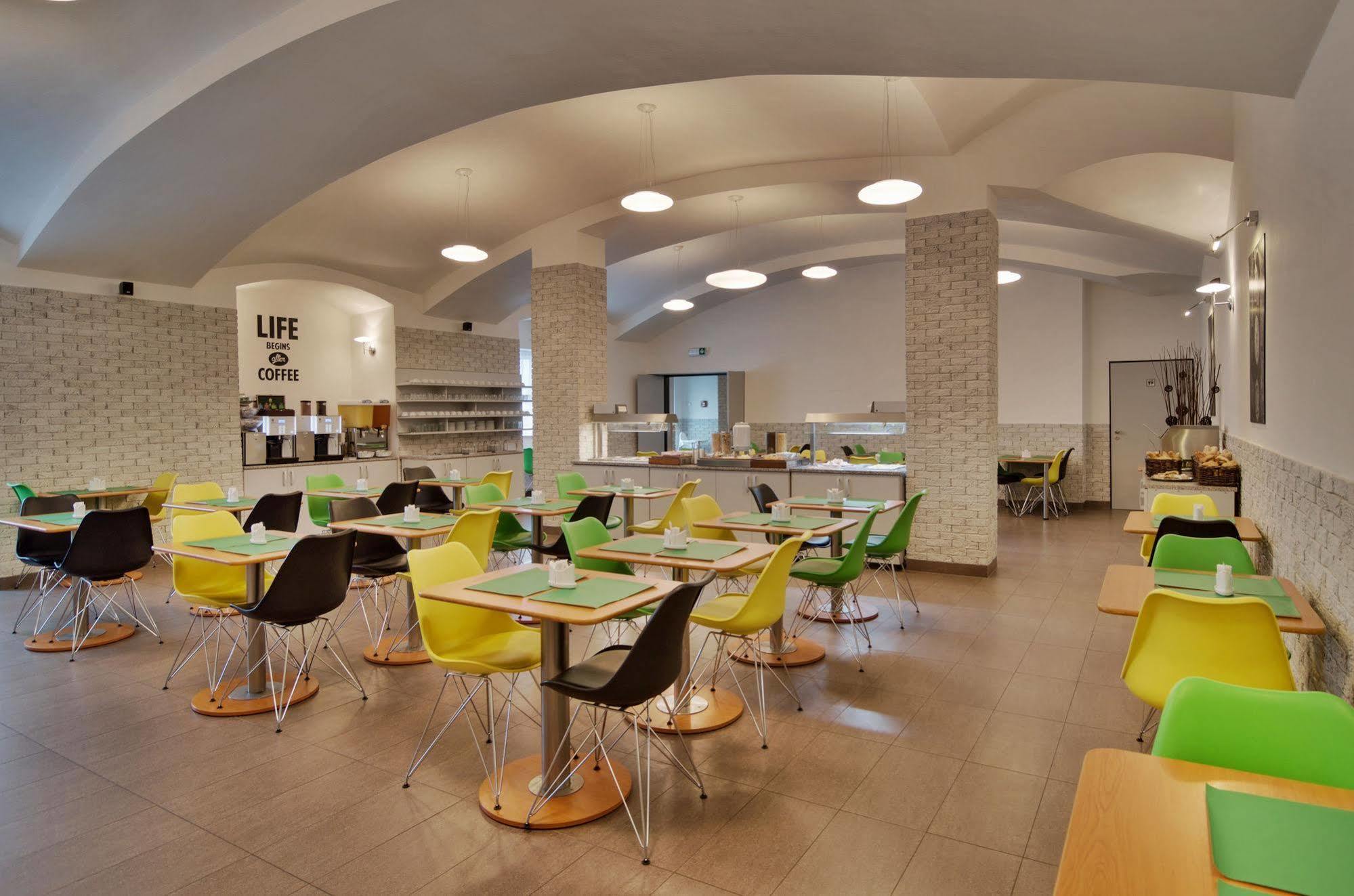 Adeba Hotel Prague Luaran gambar
